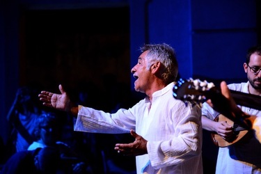 SERENATA fotografie di Giulio Azzarello ©2020. SERENATA fotografie di Giulio Azzarello ©2020.