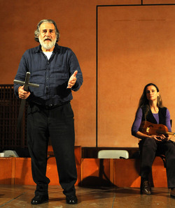 CARLO MAGNO spettacolo epico di e con Mimmo Cuticchio. Fotografie di Giulio Azzarello &copy;2014.