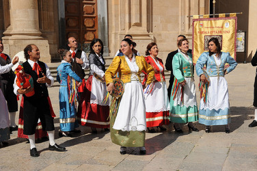 GRUPPO FOLK SICILIANO a Marsala. Fotografie di Giulio Azzarello &copy;2014.