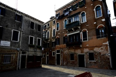 VENEZIA fotografie di Giulio Azzarello ©2020. VENEZIA fotografie di Giulio Azzarello ©2020.