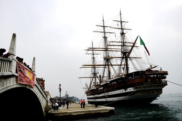 AMERIGO VESPUCCI fotografie di Giulio Azzarello ©2020. AMERIGO VESPUCCI fotografie di Giulio Azzarello ©2020.