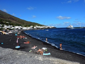 ISOLA di STROMBOLI fotografie di Giulio Azzarello &copy;2020.