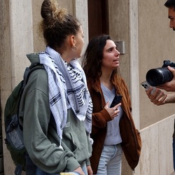 AFROCHE. Fotografie di Giulio Azzarello ©2024. AFROCHE. Fotografie di Giulio Azzarello ©2024.