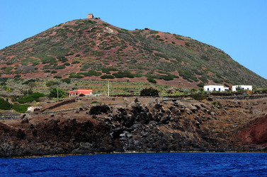 ISOLA DI LINOSA panoramiche e particolari. Fotografie di Giulio Azzarello &copy;2014.