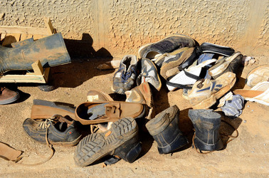 SCARPE di persone povere. Fotografie di Giulio Azzarello &copy;2016.