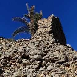 RUDERE DI PIETRA. Fotografie di Giulio Azzarello &copy;2022.