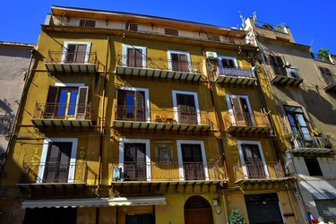 CENTRO STORICO di Palermo fotografie di Giulio Azzarello &copy;2019.