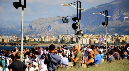 FRECCE TRICOLORE fotografie di Giulio Azzarello &copy;2018.