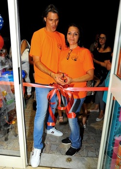 NEGOZIO di ANIMALI. Fotografie di Giulio Azzarello ©2018. NEGOZIO di ANIMALI. Fotografie di Giulio Azzarello ©2018.