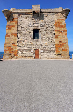 TRAPANI il centro storico il porto il mare la colombaia. Fotografie di Giulio Azzarello ©2014. TRAPANI il centro storico il porto il mare la colombaia. Fotografie di Giulio Azzarello ©2014.