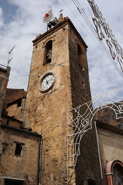 ISNELLO in Sicilia comune e paese del territorio delle madonie. Fotografie di Giulio Azzarello &copy;2014.