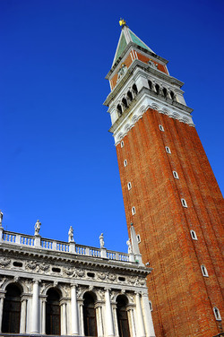 PIAZZA SAN MARCO A VENEZIA fotografie di Giulio Azzarello &copy;2016.