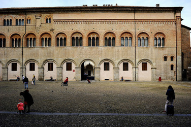 PARMA centro storico. Fotografie di Giulio Azzarello &copy;2016.
