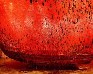BIENNALE di VENEZIA padiglione giapponese. Foto di Giulio Azzarello &copy;2015 2016. Opera di Chiharu Shiota The KEY in the HAND .
