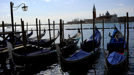 LUNGOMARE di VENEZIA. Fotografie di Giulio Azzarello &copy;2016.