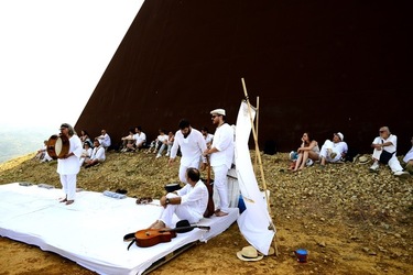 FIUMARA D ARTE fotografie di Giulio Azzarello ©2019. FIUMARA D ARTE fotografie di Giulio Azzarello ©2019.