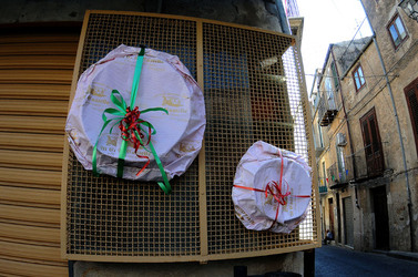 POLIZZI GENEROSA in Sicilia. Fotografie di Giulio Azzarello ©2014. POLIZZI GENEROSA in Sicilia. Fotografie di Giulio Azzarello ©2014.