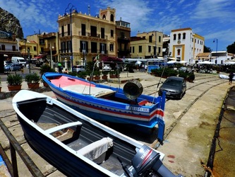 MONDELLO fotografie di Giulio Azzarello &copy;2020.