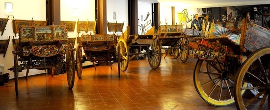 MUSEO DEL CARRETTO SICILIANO D Aumale. Fotografie di Giulio Azzarello &copy;2018.