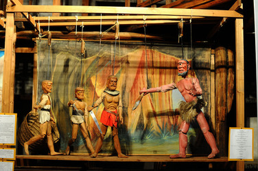 TRADIZIONI IN VIAGGIO mostra di pupi di Mimmo Cuticchio. Fotografie di Giulio Azzarello &copy;2014.