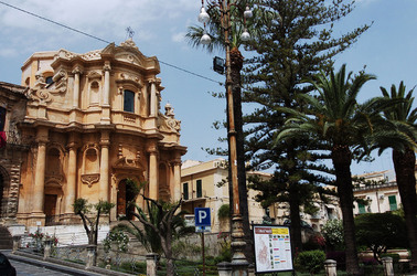 IL BAROCCO DI NOTO in Sicilia panoramiche e particolari. Fotografie di Giulio Azzarello &copy;2014.