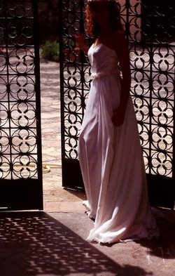 MODA SPOSA. Fotografie di Giulio Azzarello &copy;2021.