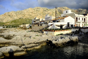 PORTICCIOLO siciliano fotografie di Giulio Azzarello ©2019. PORTICCIOLO siciliano fotografie di Giulio Azzarello ©2019.