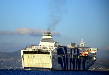 LA COSTA e il PORTO di PALERMO fotografie di Giulio Azzarello &copy;2018.