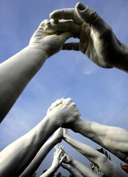 LE MANI DI LORENZO QUENN Biennale di Venezia. Fotografie di Giulio Azzarello &copy;2020.
