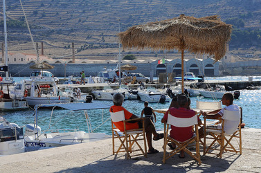 Il PORTO DI FAVIGNANA in Sicilia visioni panoramiche o particolari. Fotografie di Giulio Azzarello &copy;2014.