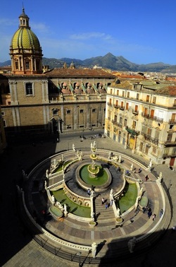 CENTRO STORICO di PALERMO. Fotografie di Giulio Azzarello &copy;2018.