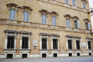 MODENA centro storico. Fotografie di Giulio Azzarello ©2016. MODENA centro storico. Fotografie di Giulio Azzarello ©2016.