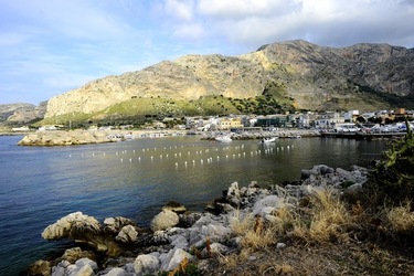PORTICCIOLO siciliano fotografie di Giulio Azzarello ©2019. PORTICCIOLO siciliano fotografie di Giulio Azzarello ©2019.