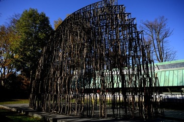 VENEZIA installazione lignea Giardini della Biennale di Arch. Cont. Fotografie di Giulio Azzarello &copy;2022.