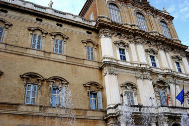 MODENA centro storico. Fotografie di Giulio Azzarello ©2016. MODENA centro storico. Fotografie di Giulio Azzarello ©2016.