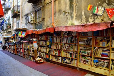 PALERMO centro storico. Fotografie di Giulio Azzarello ©2016. PALERMO centro storico. Fotografie di Giulio Azzarello ©2016.