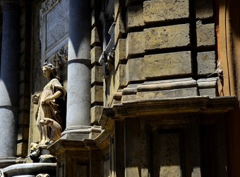 CENTRO STORICO di PALERMO fotografie di Giulio Azzarello &copy;2019.
