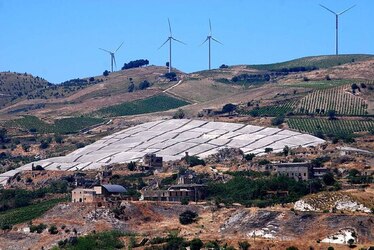 IL CRETTO DI BURRI a Gibellina in Sicilia. Fotografie di Giulio Azzarello &copy;2014.