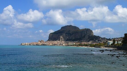 CEFALU e il suo Duomo in Sicilia. Fotografie di Giulio Azzarello &copy;2014.
