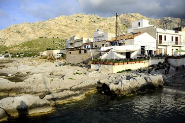 PORTICCIOLO siciliano fotografie di Giulio Azzarello ©2019. PORTICCIOLO siciliano fotografie di Giulio Azzarello ©2019.
