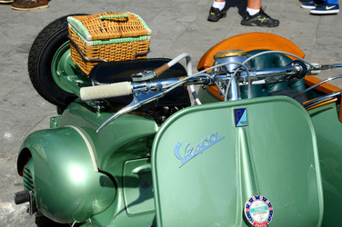 VESPE raduno storico a Palermo panoramiche e particolari. Fotografie di Giulio Azzarello &copy;2014.