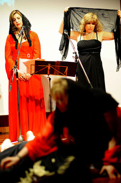 SPETTACOLO di Sara Favar&ograve; e della sua compagnia. Fotografie di Giulio Azzarello &copy;2015 2016.