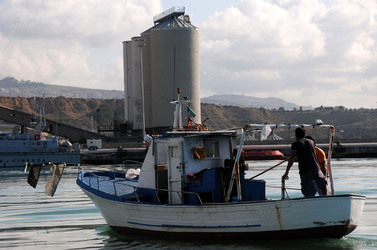 PORTO EMPEDOCLE in Sicilia. Fotografie di Giulio Azzarello &copy;2014.