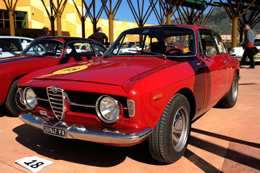 AUTO CLASSICHE ovvero la loro modernit&agrave; in mostra con tanti modelli del passato. Fotografie di Giulio Azzarello &copy;2014.