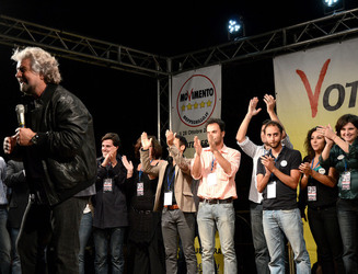 I COMIZI di BEPPE GRILLO in Sicilia a Palermo alcuni momenti. Fotografie di Giulio Azzarello &copy;2014.