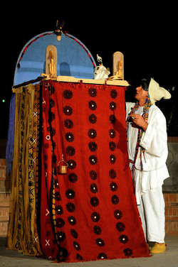 BRUNO LEONE e il suo Pulcinella spettacolo. Fotografie di Giulio Azzarello ©2014. BRUNO LEONE e il suo Pulcinella spettacolo. Fotografie di Giulio Azzarello ©2014.