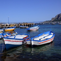 MONDELLO. Fotografie di Giulio Azzarello &copy;2022.