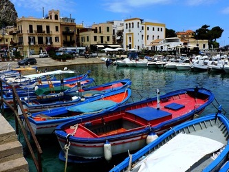 MONDELLO fotografie di Giulio Azzarello &copy;2020.