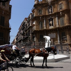 INSTALLAZIONE. Fotografie di Giulio Azzarello ©2022.