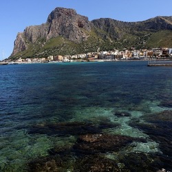 BAIA DEL CORALLO. Fotografie di Giulio Azzarello &copy;2022.